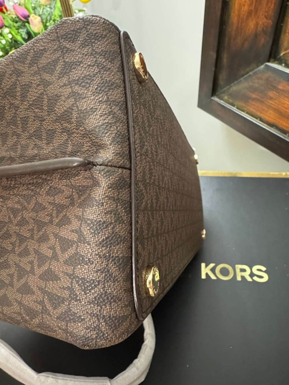 Michael Kors Teagan Long Drop Satchel with Yellow-Trim Wristlet Set NWT - Picture 6 of 14